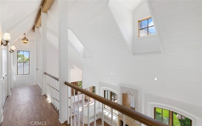 Building Photo - 2214 Holly Ln