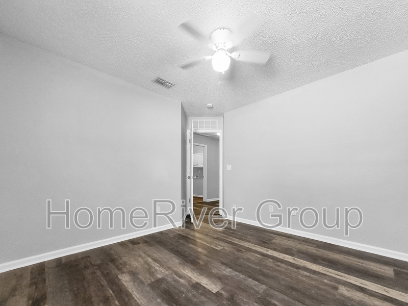 Building Photo - 680 Southland Ln