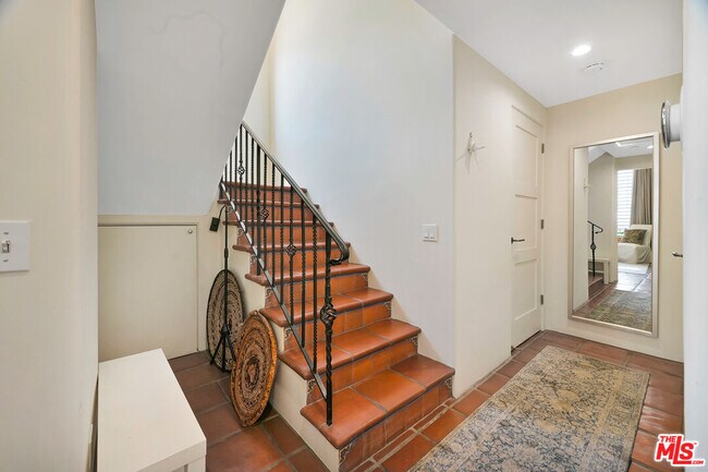 Building Photo - 1414 N Harper Ave
