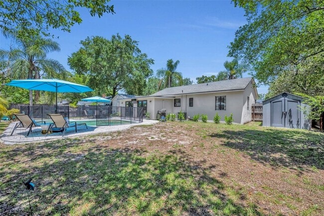 Building Photo - 906 Camellia Ave