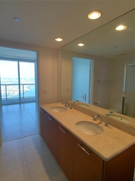 Building Photo - 50 Biscayne Blvd