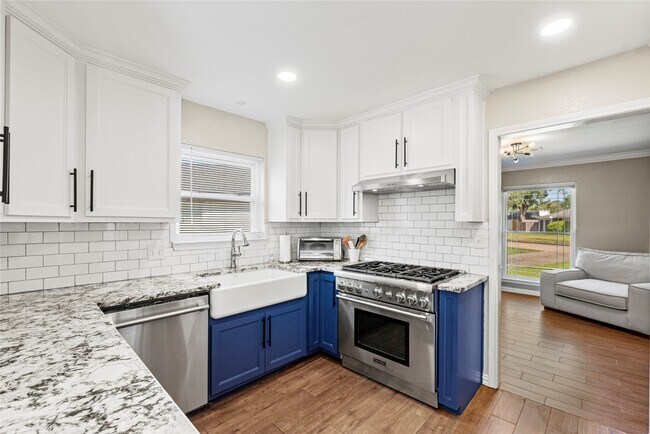 Building Photo - 6031 McKnight St