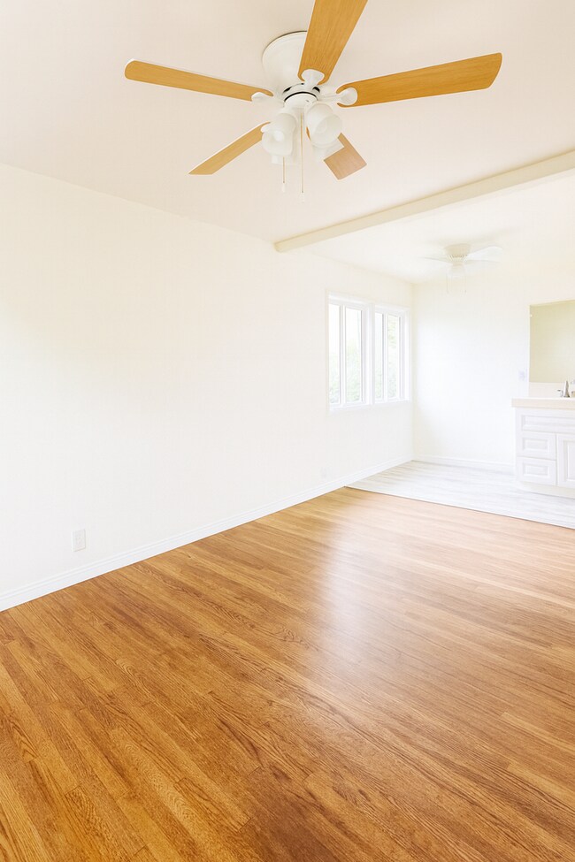 Building Photo - East Long Beach Home Available Now!!
