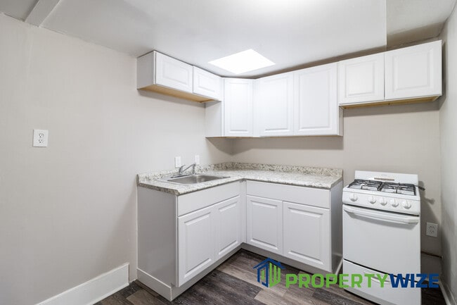 Building Photo - 517 Mosher St