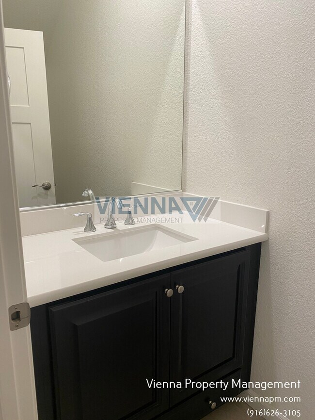 Building Photo - 1052 Essington Ln