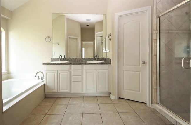 Building Photo - 3735 Tidalwood Dr