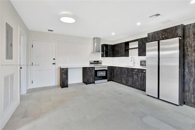 Building Photo - 5980 SW 40th Ave
