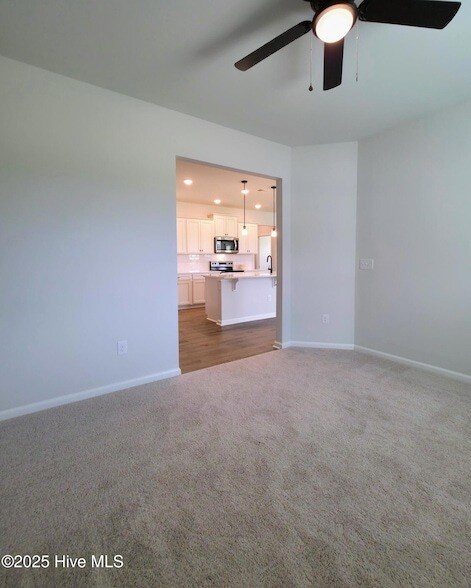 Building Photo - 344 Eagle Claw Dr