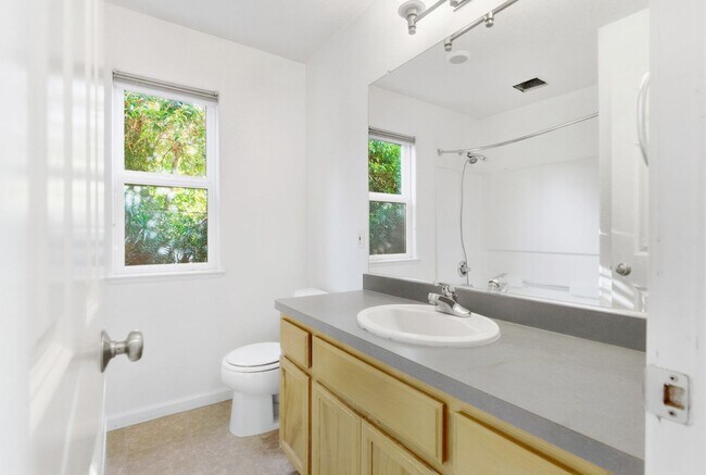 Building Photo - 514-518 10th Street