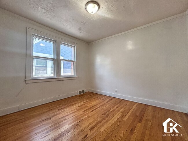 Building Photo - 2425 Clements St