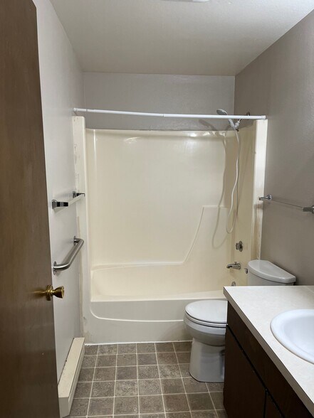 Building Photo - 328 91st Ave NE