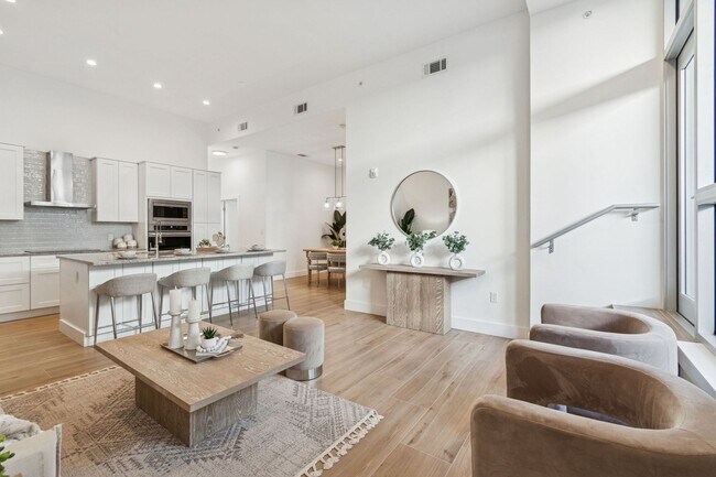 Building Photo - 1343 4th St