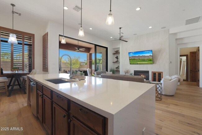 Building Photo - 9973 E Edgestone Dr