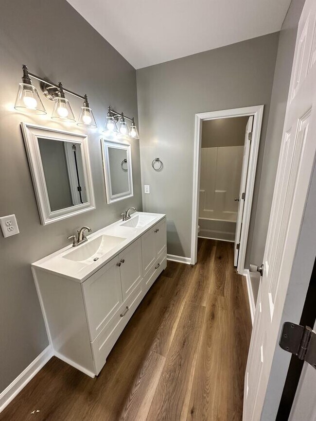 Building Photo - 294 Cedar Creek Rd