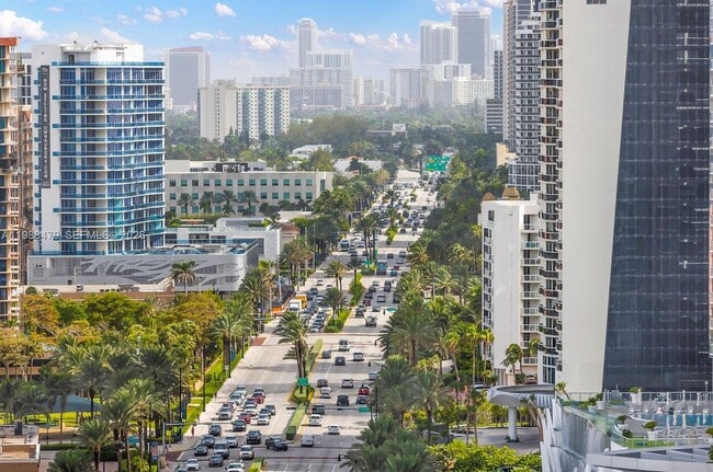 Building Photo - 16699 Collins Ave