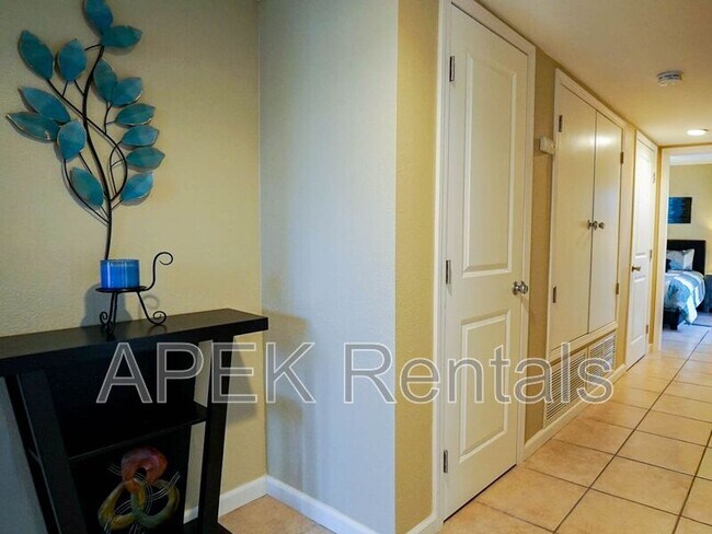 Building Photo - 68368 Calle Leon