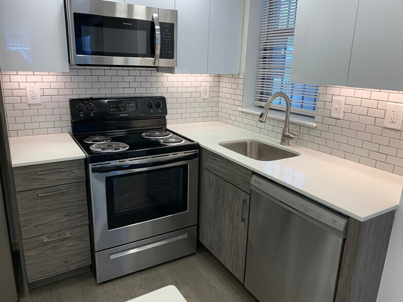 Building Photo - 54 Queensberry St