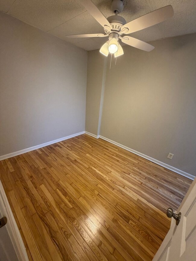 Building Photo - Move-In Ready 3BR/1BA South Philly Rowhome with In-Unit Laundry — 2 or 3BR Housing Choice Voucher...