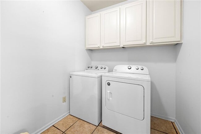 Building Photo - 3795 Ashford Trail NE