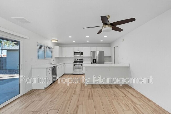 Building Photo - 821 N 87th Pl