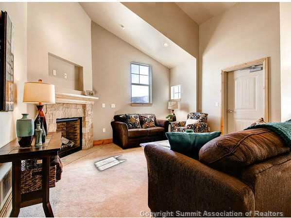 Building Photo - Main Street Frisco! Granite and Stainless! Dogs negotiable!