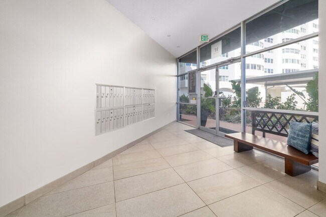 Building Photo - 1770 Benjamin Franklin Dr