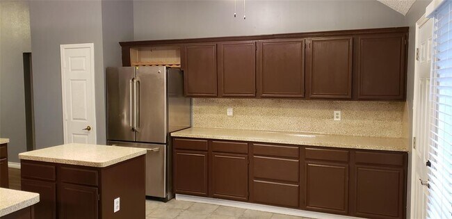 Building Photo - 4234 Briar Hill Dr