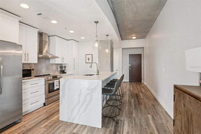 Building Photo - 777 N Ashley Dr