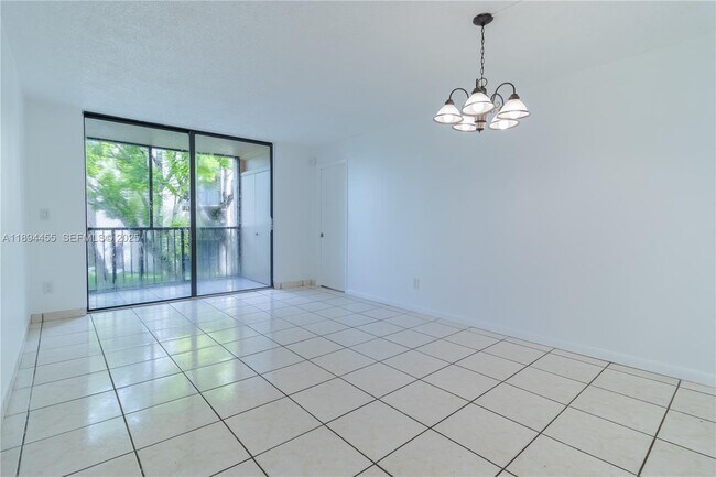 Building Photo - 14611 N Kendall Dr