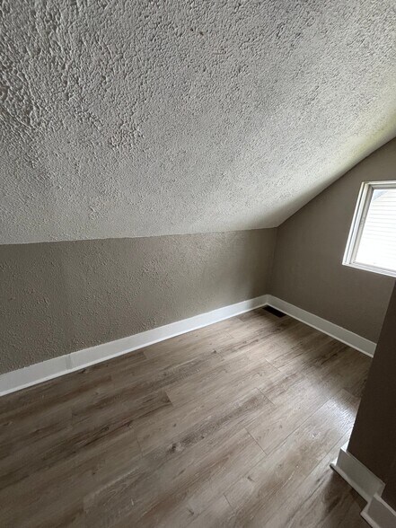 Building Photo - 501 Dequincy St