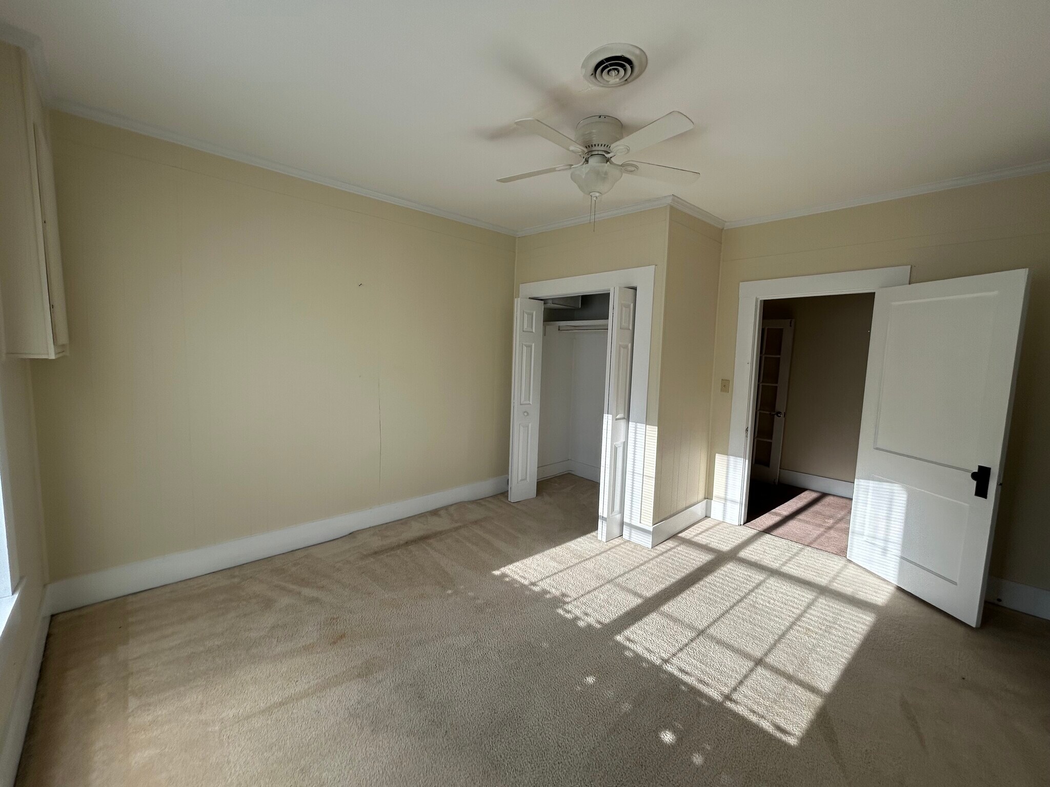 Building Photo - 409 E Barnard St