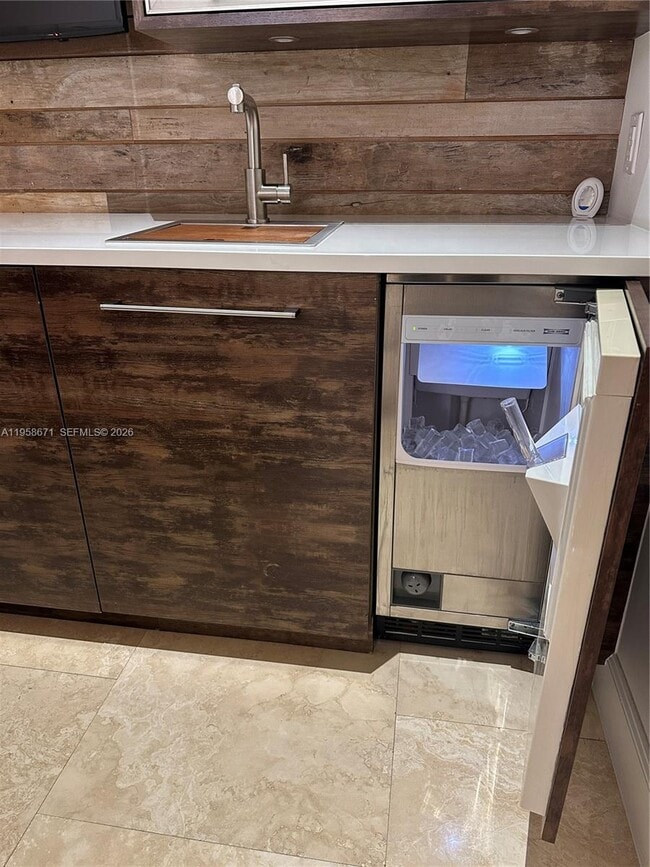 Building Photo - 7560 SW 56th Ct