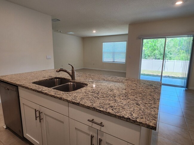 Building Photo - BEAUTIFUL 4Bedroom 2 Bathroom Home in the Ormond Station Community