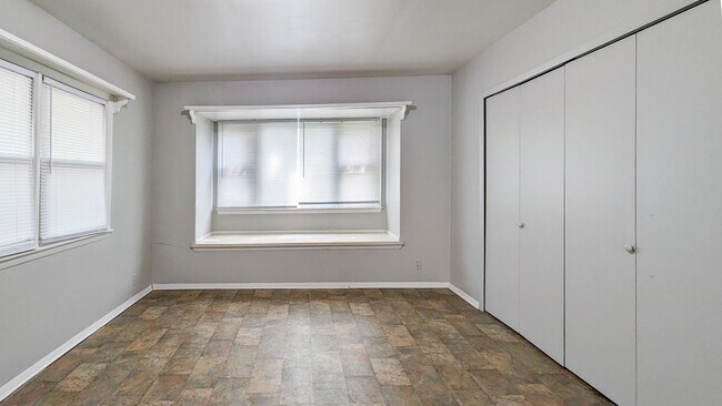 Building Photo - 1408 N Lorraine Ave