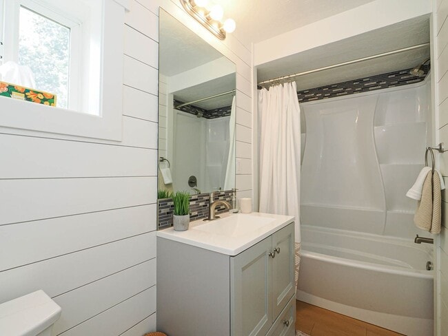 Building Photo - NEWLY REMODELED HISTORIC HOME IN DOWNTOWN ...