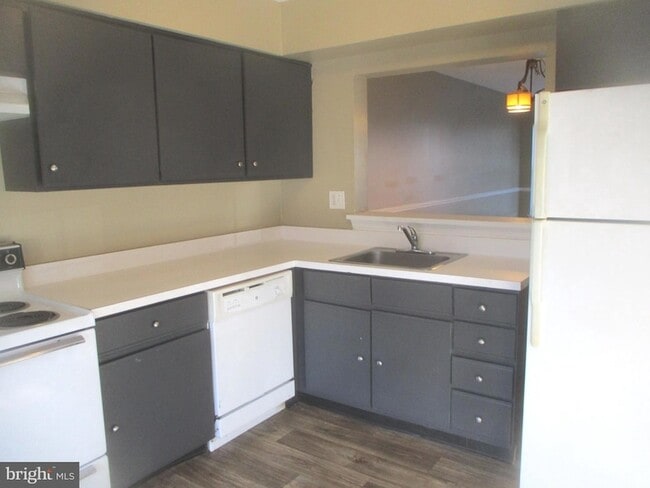 Building Photo - 21 Van Horn Pl