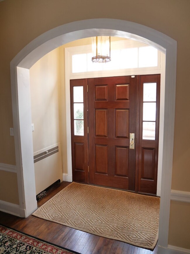 Building Photo - Stunning 1928 Estate Home in Caves Valley ...