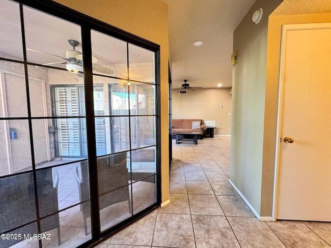 Building Photo - 4281 N River Grove Cir