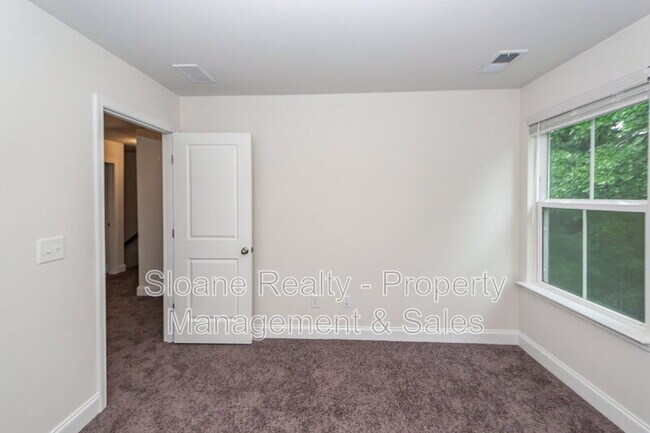Building Photo - 7787 Montview Rd