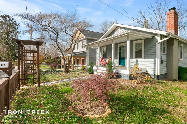 Primary Photo - Charming Two-Bedroom in Oakley