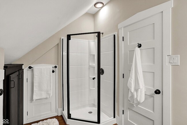 Building Photo - 140 N Main St