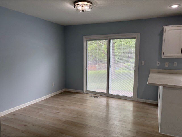 Dining area - 14908 Riggs St