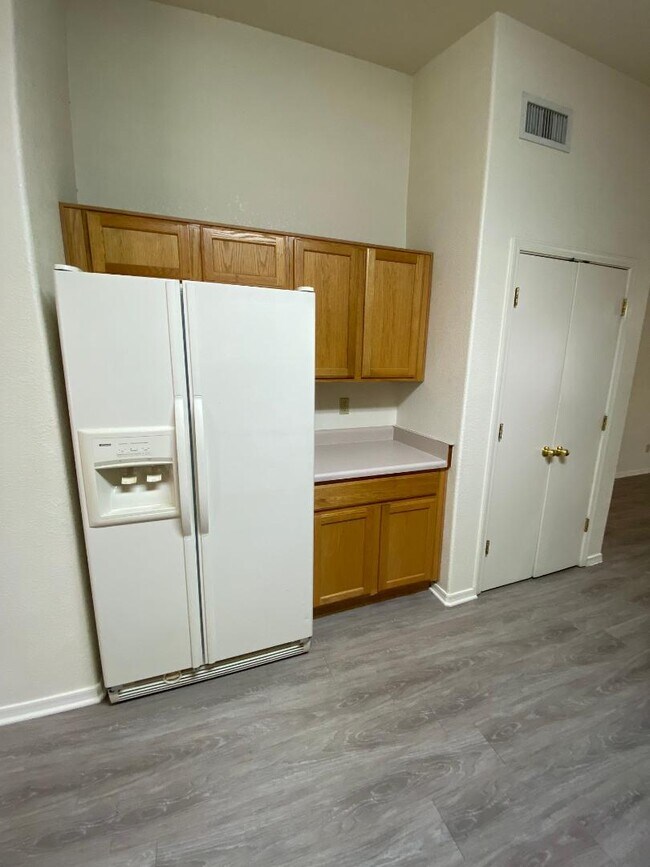 Building Photo - 10237 E Desert Crossings Way
