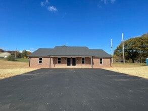 Building Photo - Available NOW! 2BR, 1BA Duplex in Super Co...