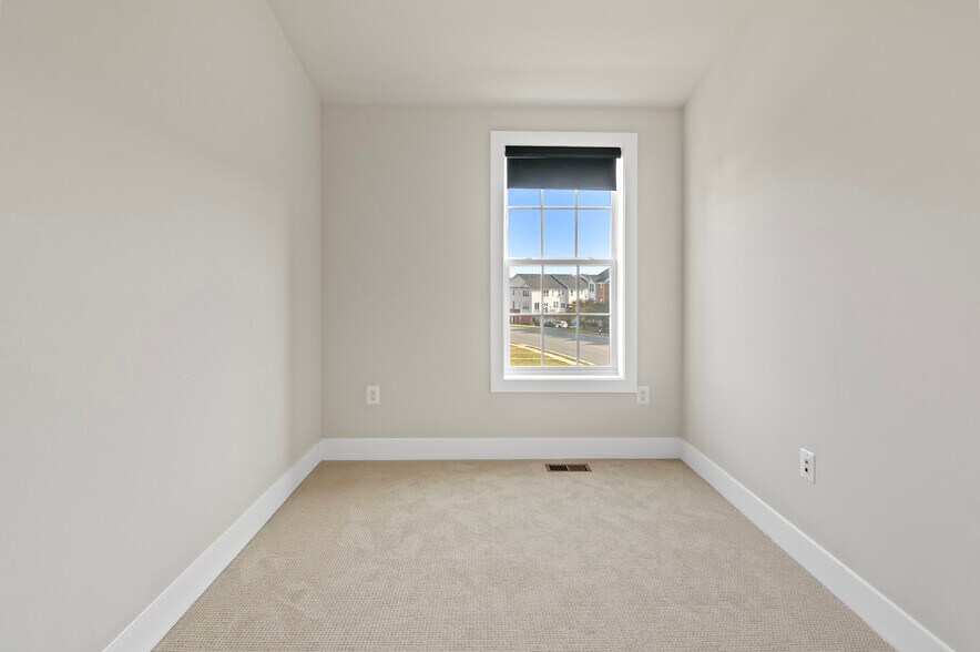Building Photo - 23149 Dunlop Heights Ter