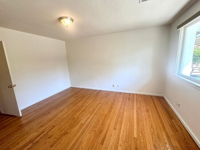 Building Photo - Charming Village Home – Steps from Claremo...