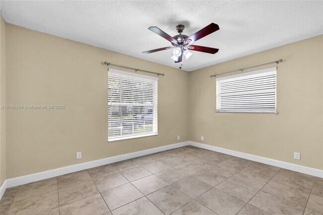 Building Photo - 3562 Southern Orchard Rd W