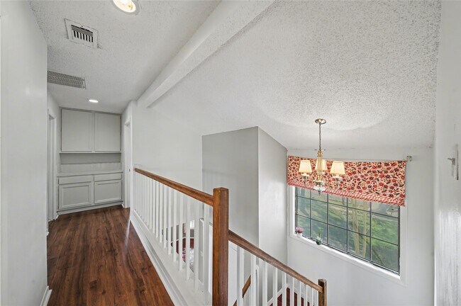 Building Photo - 3206 Sturbridge Ln