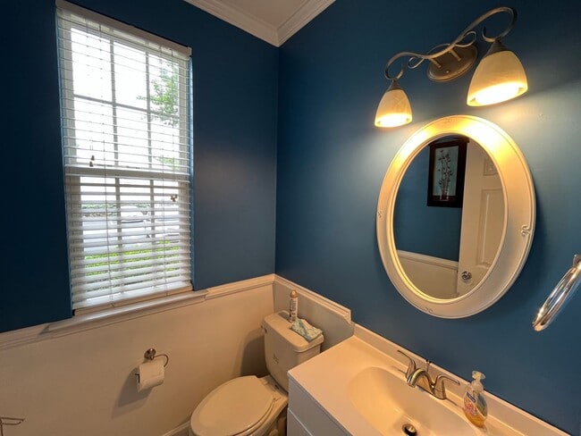 Building Photo - Charming 2BD, 2.5BA Cary Townhome with Sto...