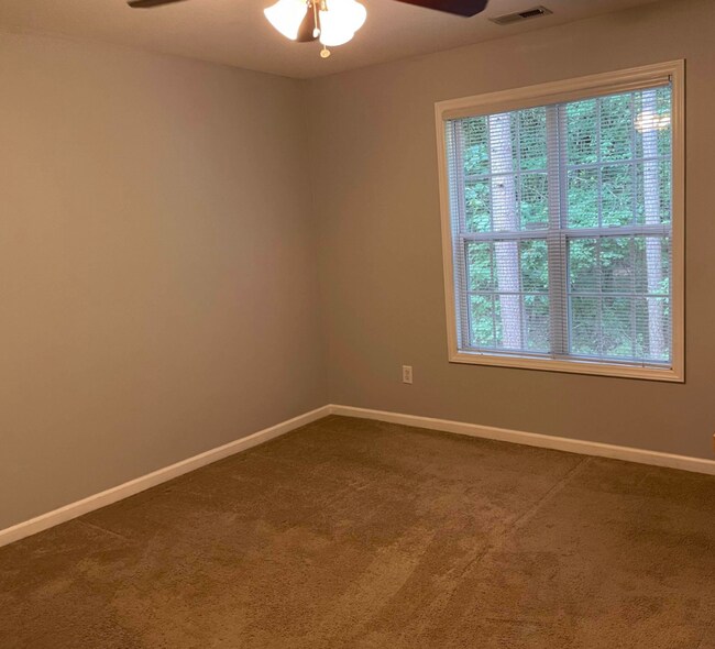 Building Photo - 2800 Trailwood Pines Ln